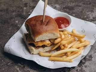 Чізбургер з відбірною яловичиною Black Angus (420g)