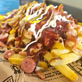 Salchipapa Kraken (ración)