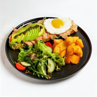 Сэндвич с копченым лососем  380 гр