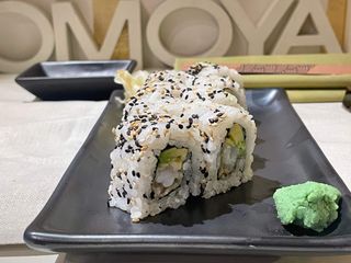 Uramaki shrimp tempura