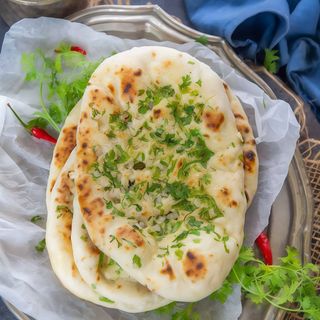 97 Pan Blanco con Ajo/Garlic Naan