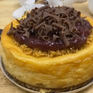 TARTA DE QUESO GRANDE CON FRESA 