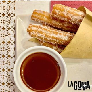 Churros con Chocolate