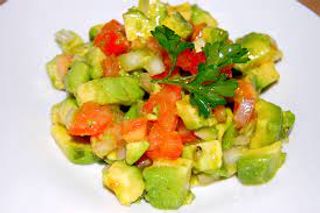 Salade de Fruits à Base d'Avocat