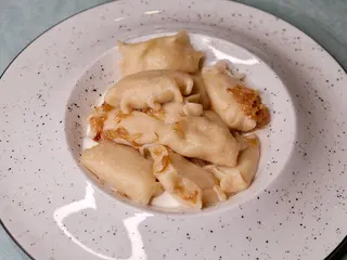 Вареники з квашеною капустою та печерицями (270g)