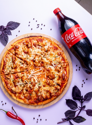 Pizza piletina 42cm + 1L Coca Cola