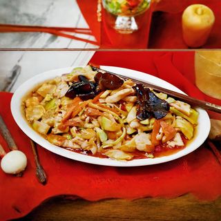 58. Телешко с лук (800г)