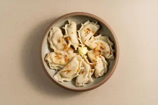 VARENIKI CON PATATA /вареники с картошкой и хрустящим луком