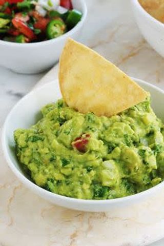 Guacamole con pomodoro e nachos