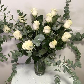 Docena de rosas blancas