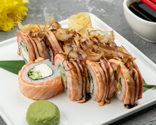 Рол татакі з лососем і тунцем 