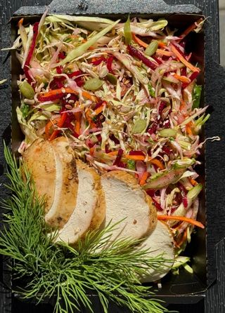 Салат вітамінний з куркою