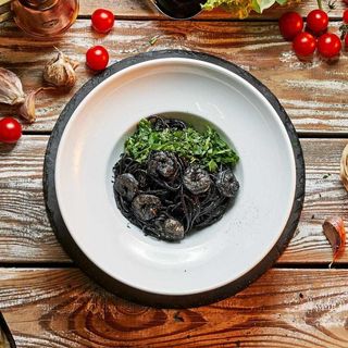 Spaghetti al nero di seppia e gamber
