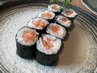 Maki De Salmón (8 Uds.)