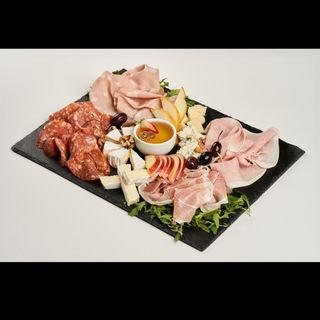 Platou antipasto pentru 2 persoane