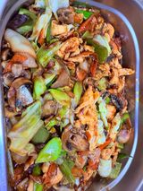 8.Пилешко месо със зеленчуци (200г)