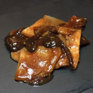 Champiñones Salteados con Bambú y Setas Chinas