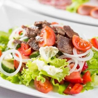 Warm salad with beef 250gr