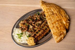 1/2 sudžukica i 1/2 teleći bubrezi