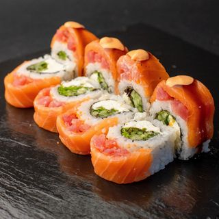 Рол Фьюжин лосось