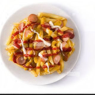 Papas Alfi salchipapas (Salchichas ,Queso,Jamón ,Cebolla frita y 3 salsas