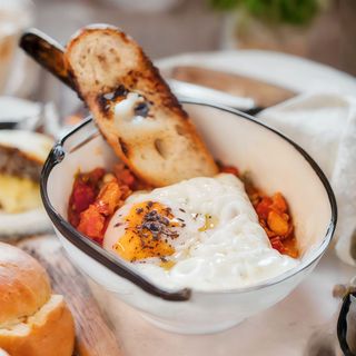 Titaina Del Cabanyal Con Huevo Frito