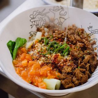 69. Tallarines biangbiang con cerdo