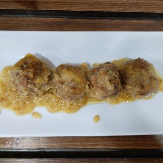 Albóndigas En Salsa Almendras (Ración)
