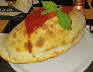 Pizza Calzone Soufflé (33 Cm.)