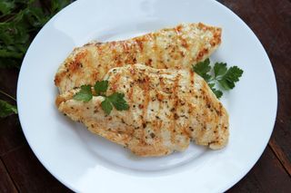 Piept de pui la gratar