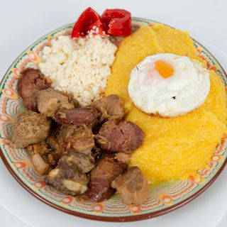 Tochitura moldoveneasca