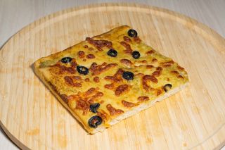 Combo  mozzarella  cu masline + bautura la alegere