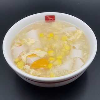 Sopa de cangrejo con maíz