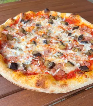 Pizza capriciosa