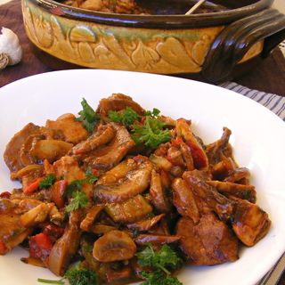 Свински врат в ловджийски сос (450г)