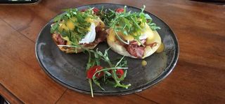 Яйца Бенедикт