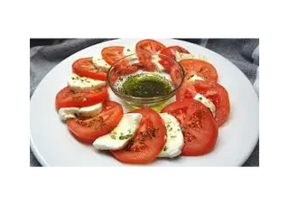 ENSALADA TOMATE Y QUESO
