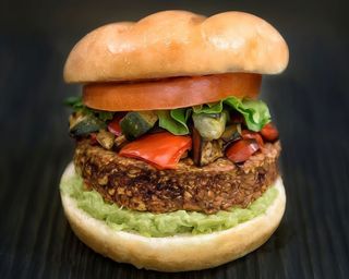 Combo Burger Vegana & Patatas Rustik