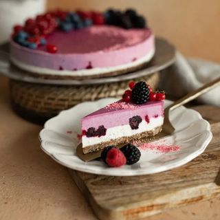 Tort cu vanilie si zmeura