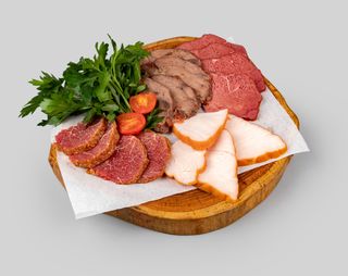 Ассорти мясных деликатесов...