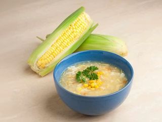 408. Sopa De Maíz Con Pollo