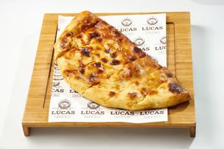 Кальцоне (закрытая пицца) (400г)