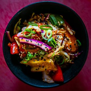 69 - Hong Kong-style fried udon with vegetables