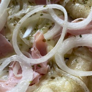 Pizza Fugazza Con Jamón (18 Cm.)