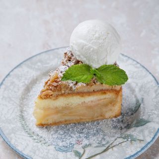 Хазірет жаңғағы және алма бәліші/Фундучно-яблочный пирог