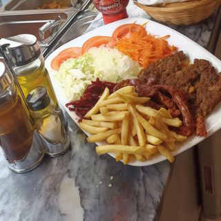 Plato Combinado De Merguez