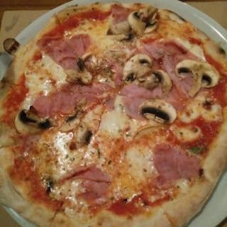 Pizza Prosciutto e Funghi