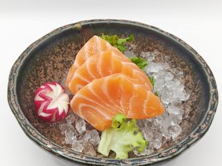 176 Sashimi di sake - 6 pezzi