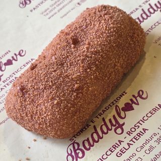 Calzone Fritto con Prosciutto, mozzarella, salsa