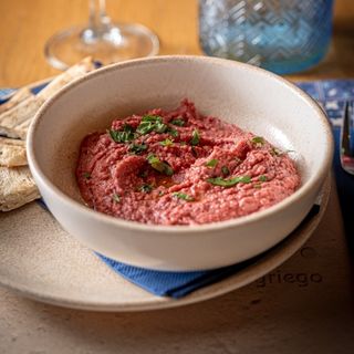 Hummus De Remolacha Con Pan Pita